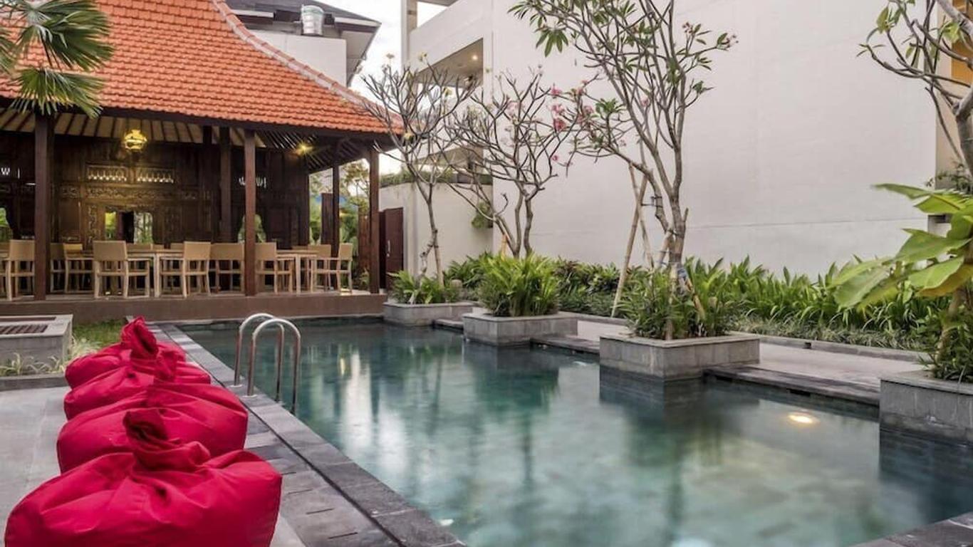 Hotel Dafam Savvoya Seminyak