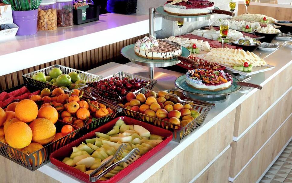 Buffet Photo