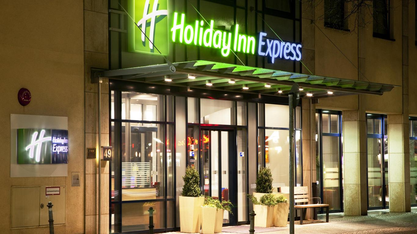 Holiday Inn Express Berlin City Centre from S$ 81. Berlin Hotel Deals &  Reviews - KAYAK