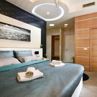 Peninsula Luxury Rooms