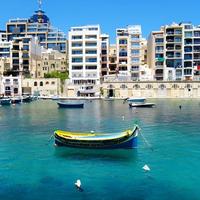 Modern Apartment steps from Balluta Bay