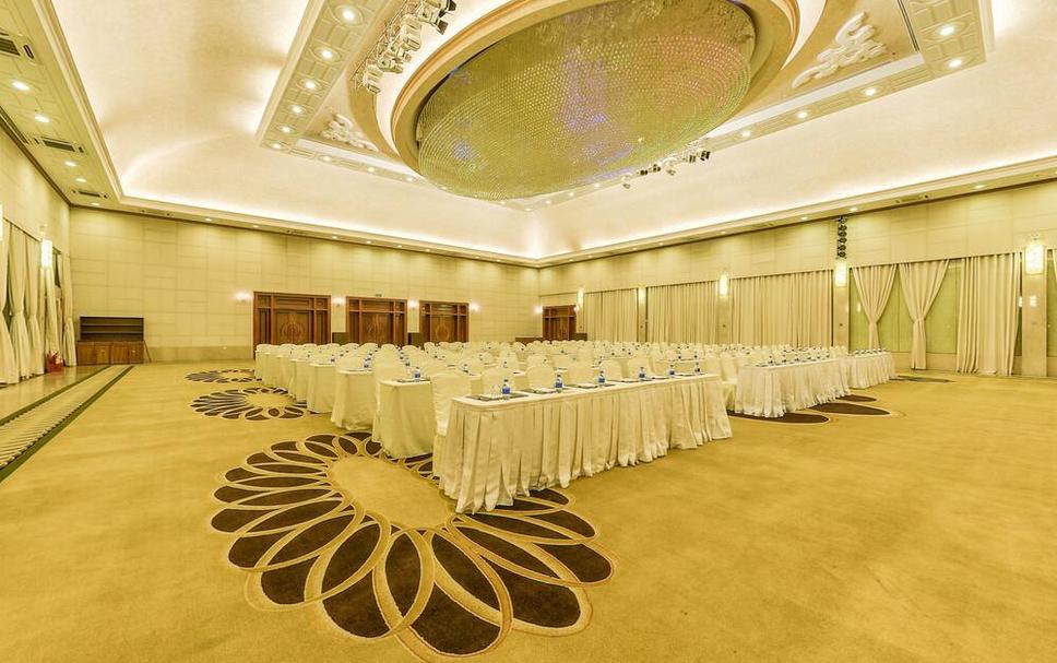 Banquet hall Photo