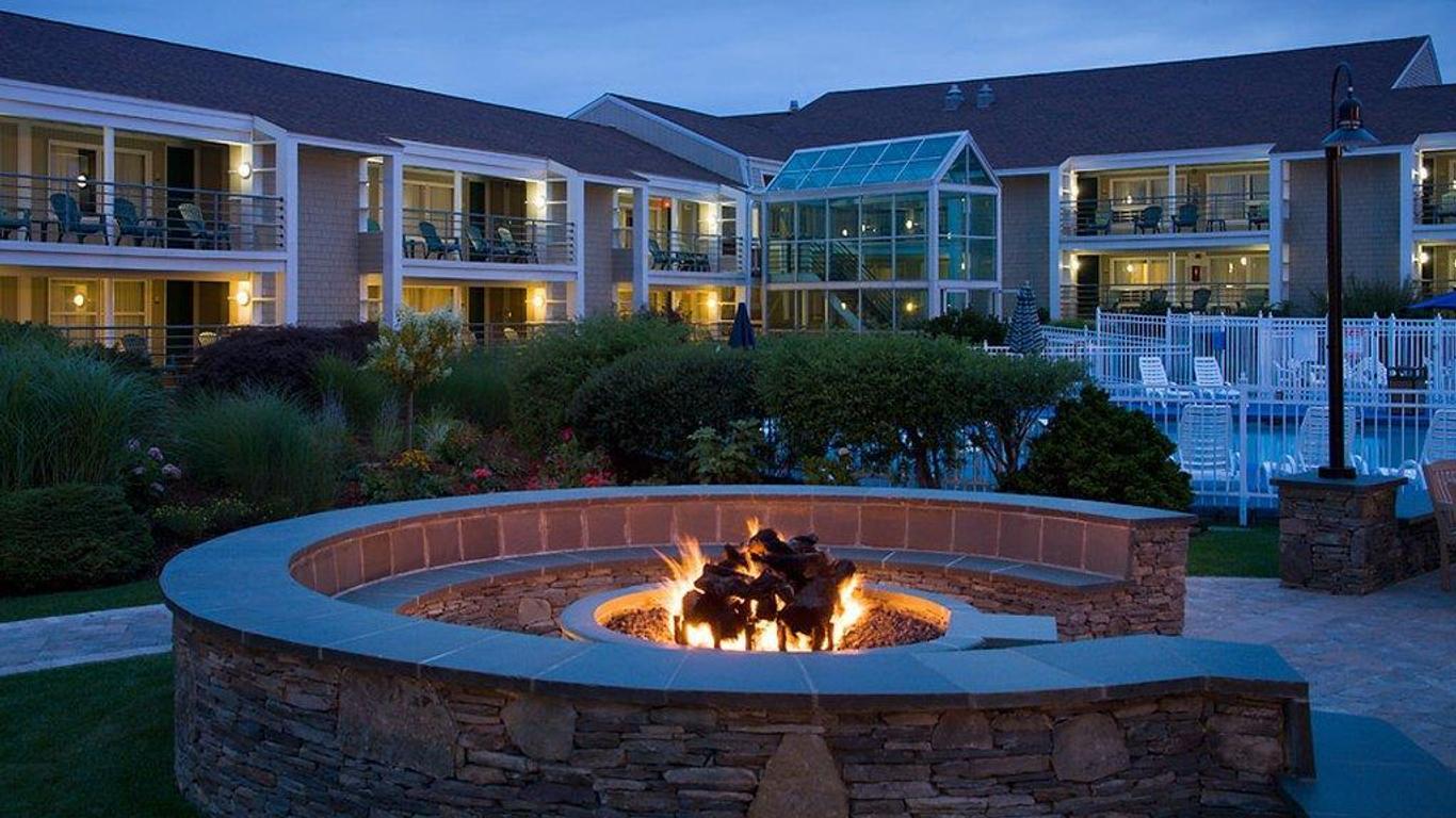 Hyannis Harbor Hotel