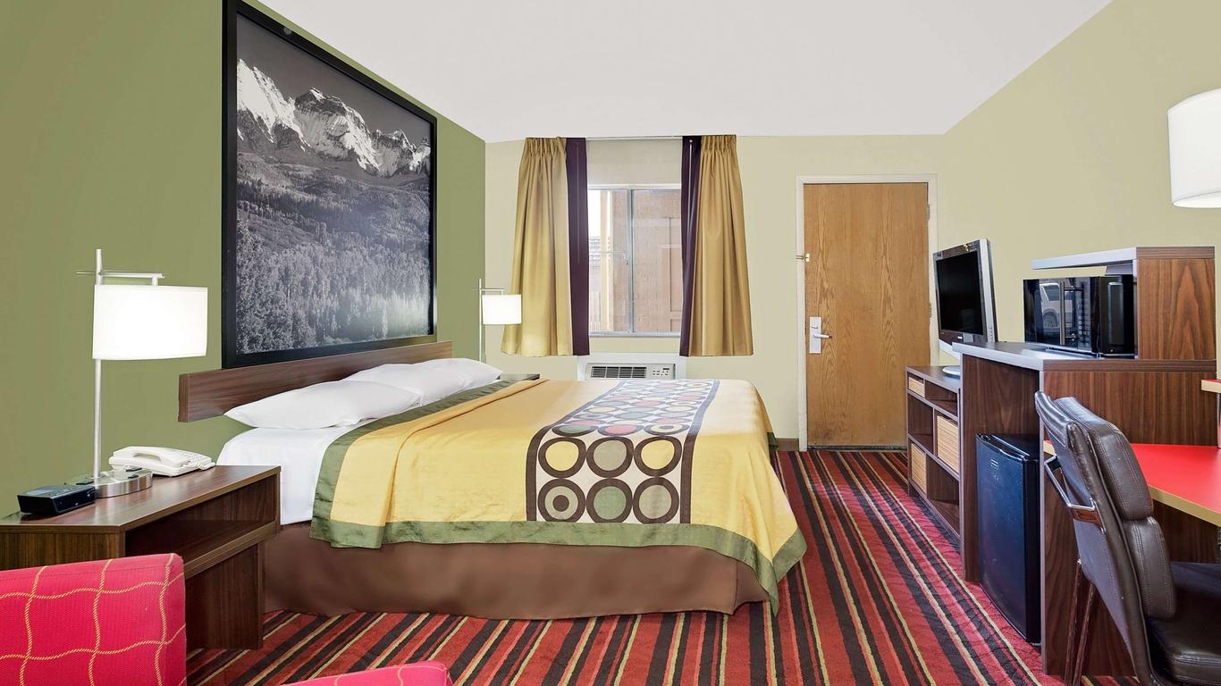 Super 8 by Wyndham Denver Central