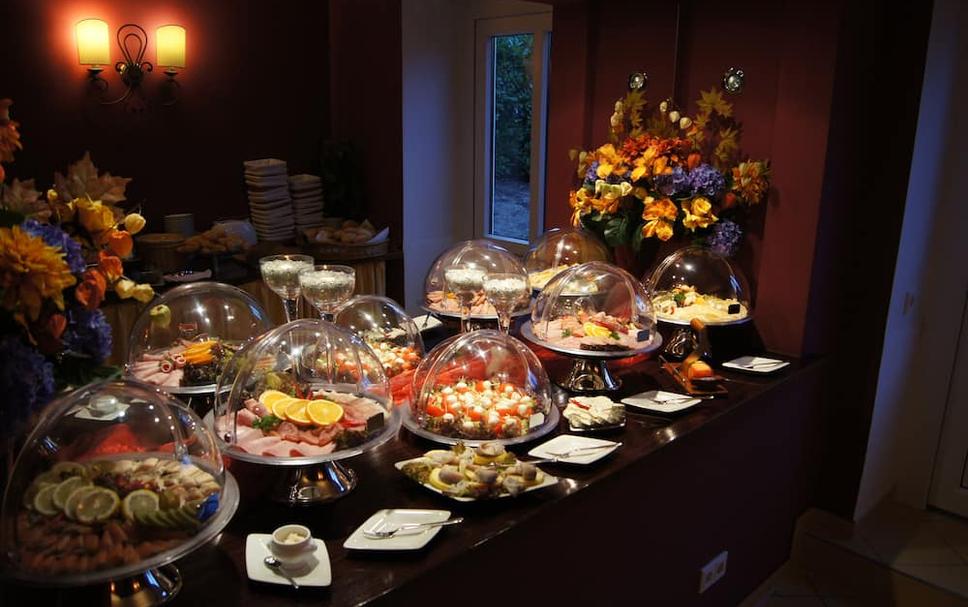 Buffet Photo