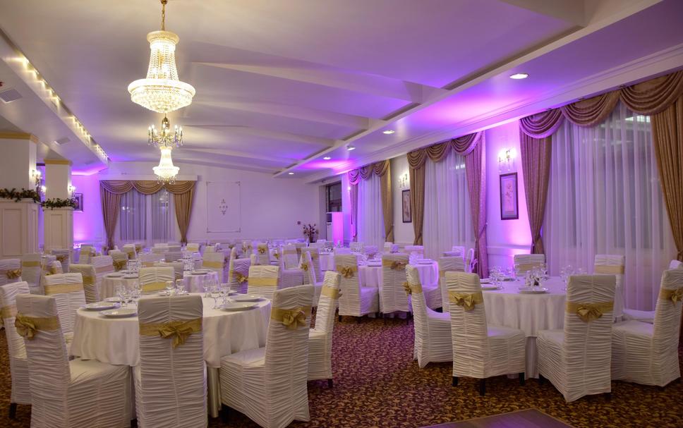 Banquet hall Photo